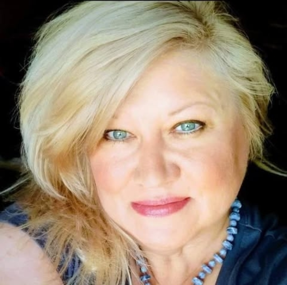 Meet your Posher, Debbie